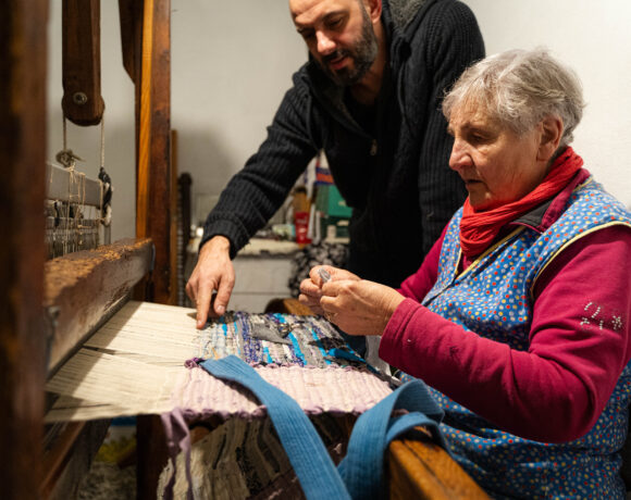 Ombra di tutti: prende forma la tessitura di storie e indumenti